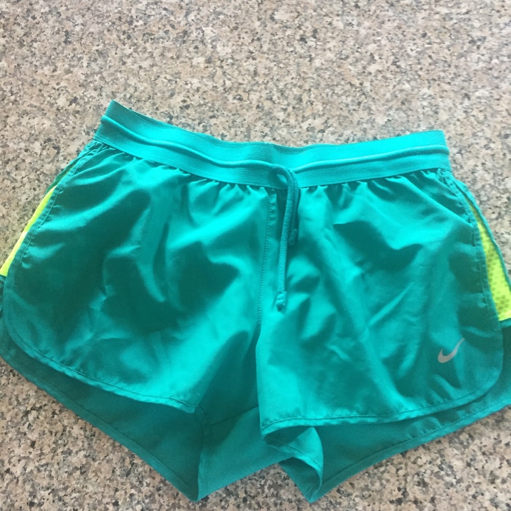 NIKE RUNNING SHORTS NWOT